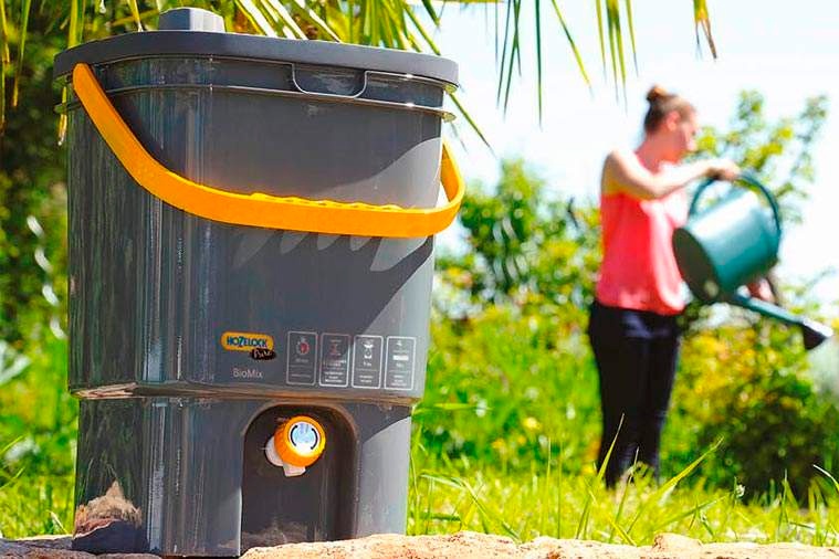 Surfing the DIY wave, Hozelock covers the composting process from A to Z.